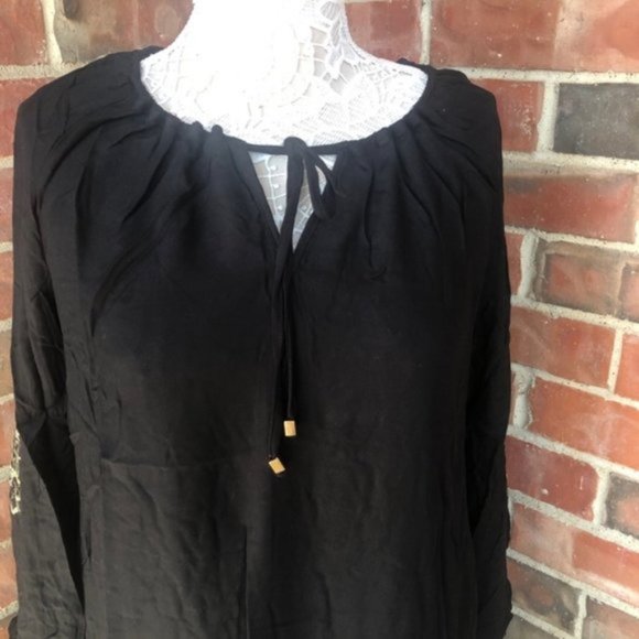 Davi & Dani Baroque Sleeve Accent Shift Dress - Picture 7 of 10